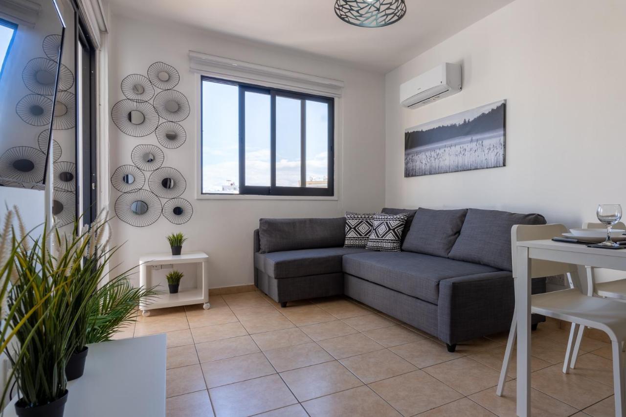 Polyn 1- Bedroom Apartment In 라르나카 외부 사진